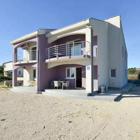 Apartment L&m Vir